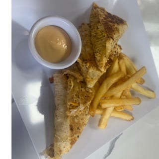 Quesadilla Camarones