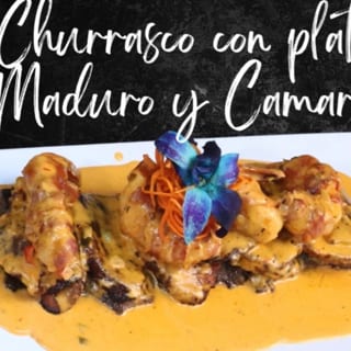 Churrasco Con Camarones Bacon Y Maduros En Salsa De Queso